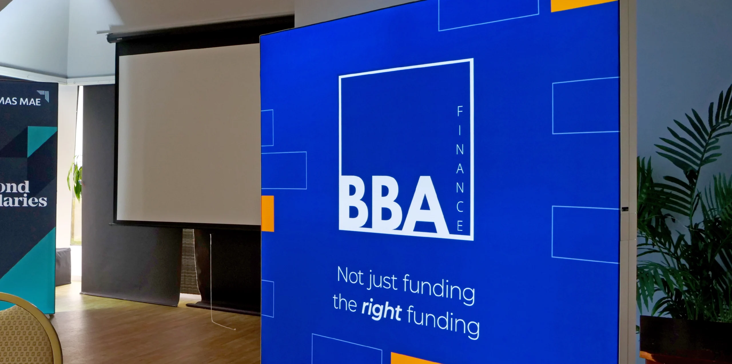 BBA Finance - Lightbox Display